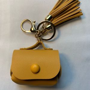 Woman’s Yellow leather AirPod Pro Case